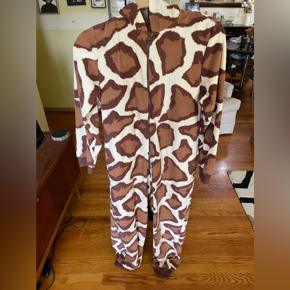 Nick & Nora Other - Nick & Nora Giraffe Onesie Sleepwear